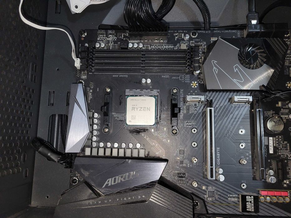 Ryzen 7 5800X + 32GB DDR4+ X570 AORUS ELITE