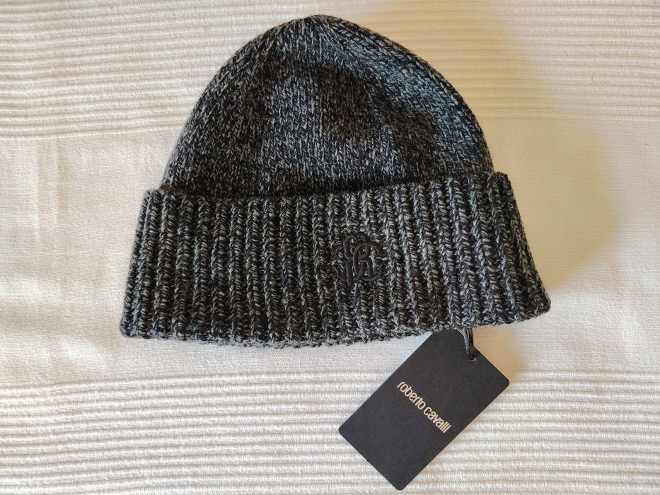 Căciulă Roberto Cavalli , nouă, cu etichetă.