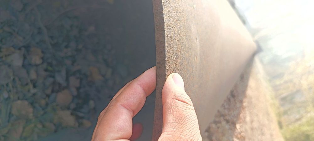 Труба темирли 800 сотилади 33 метр сандиги билан