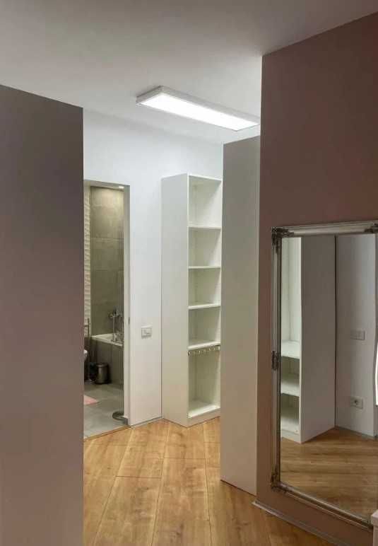 Дава се под наем Тристаен апартамент в Бургас, Център - 85 кв.м за 397.8 € - Снимка #4