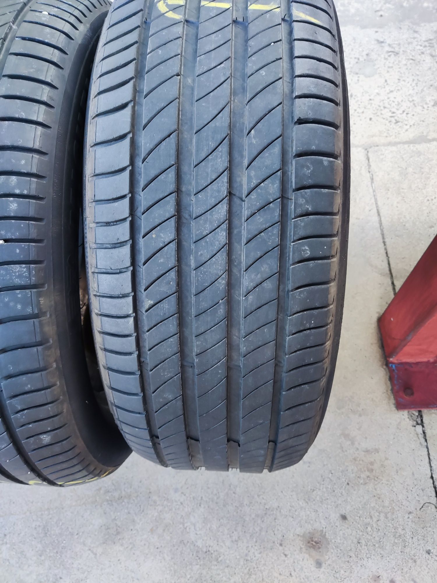 235/55/18 Michelin Premacy 4