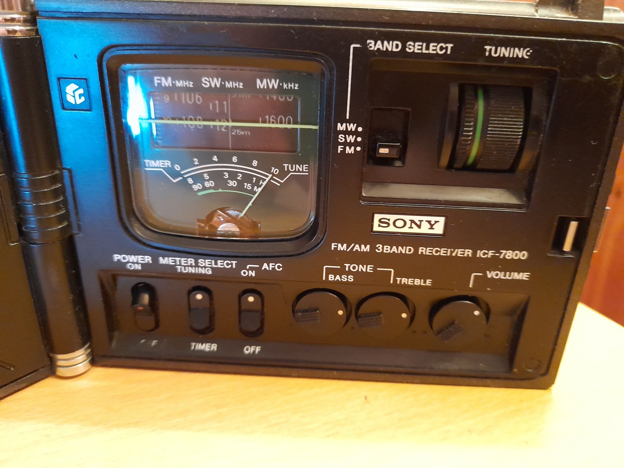 SONY fm/am 3 band receiver ICF-7800