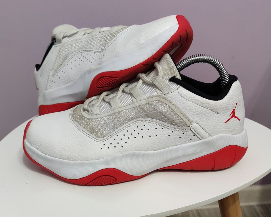 Дамски 39 size NIKE Спортни обувки AIR JORDAN 11 CMFT LOW