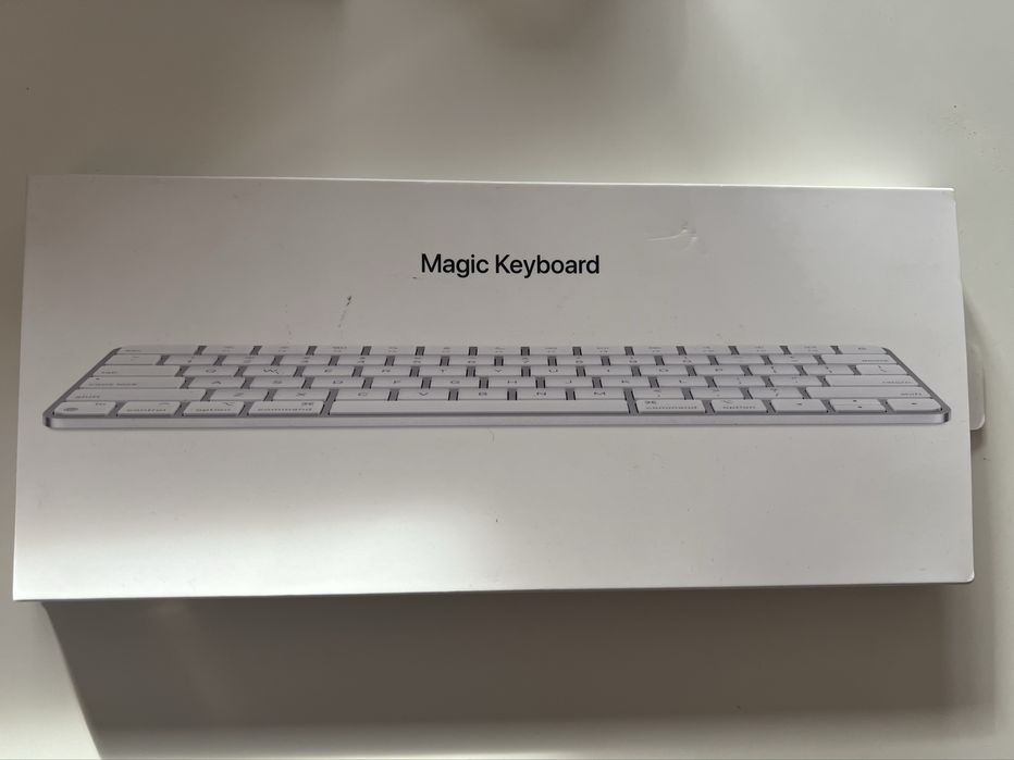 Продавам чисто нова Apple Magic Keyboard (A2450) – Бялa