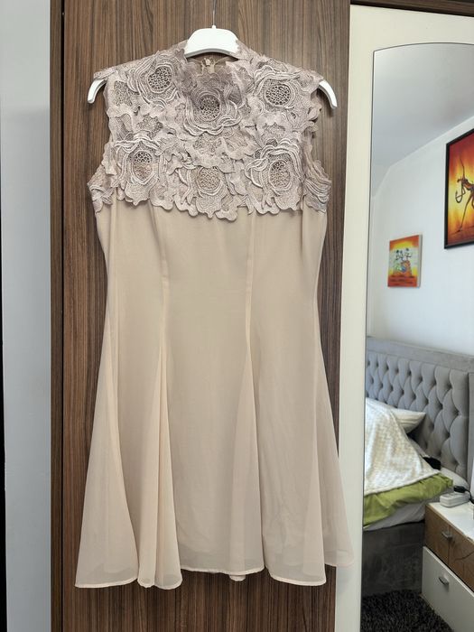 Ефирна коктейлна рокля М