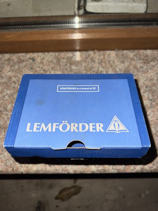 НОВИ тампони за заден мост w204 2бр