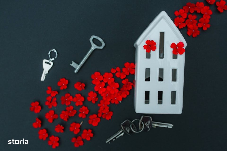 Vand teren 540mp si casa batraneasca