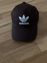 sapca adidas.