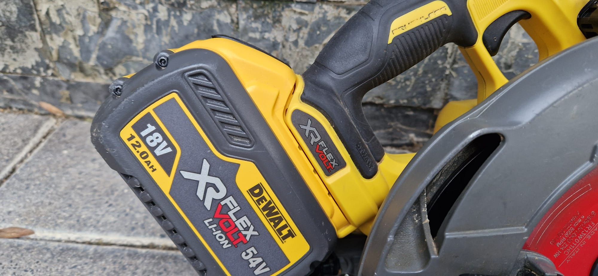 Dewalt ,Milwaukee circular pe acumulator