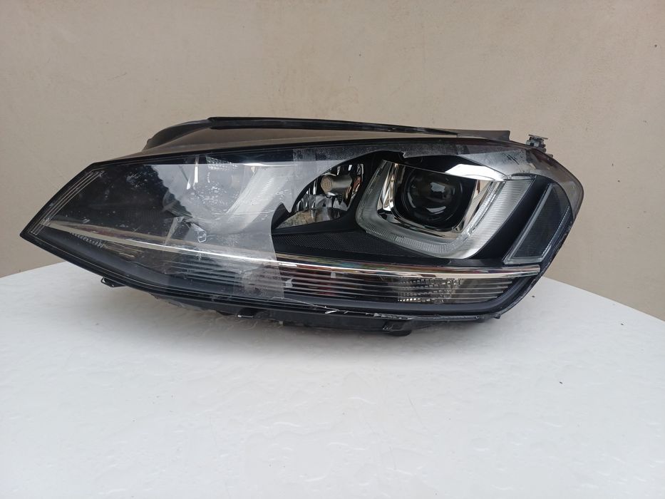 Десен фар за Vw Golf 7;  Xenon