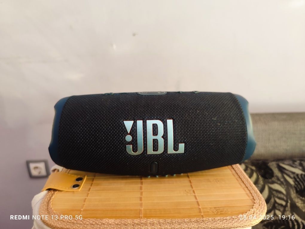 JBL Charge 5   .