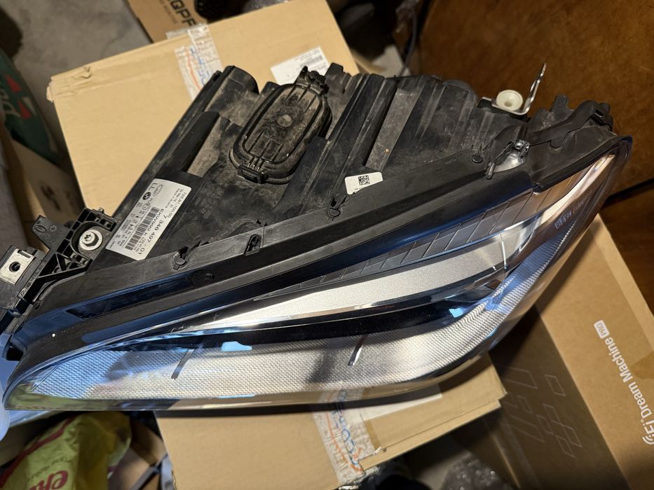 BMW Adaptive LED ляв фар за BMW 7 серия