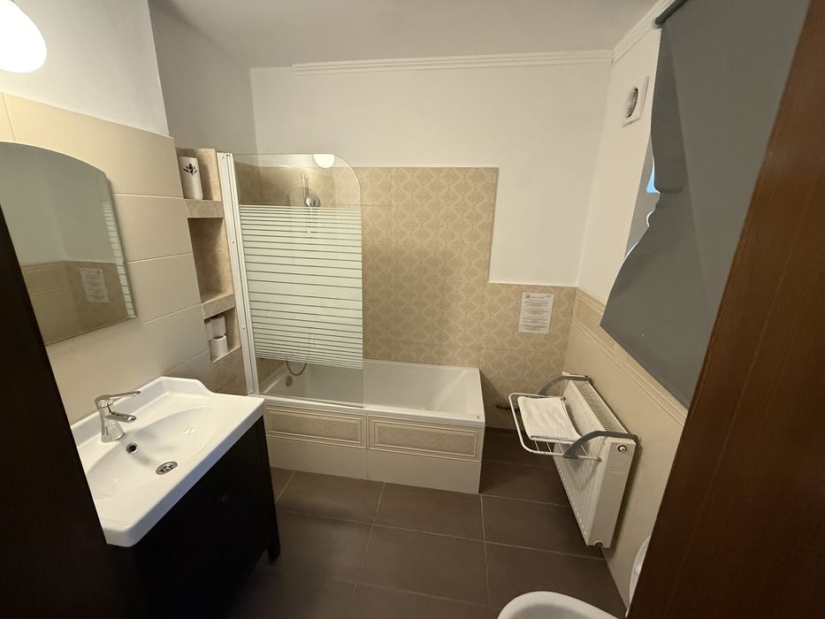 Vand apartament 3 camere