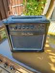 Vând amplificator pt chitara electrică
