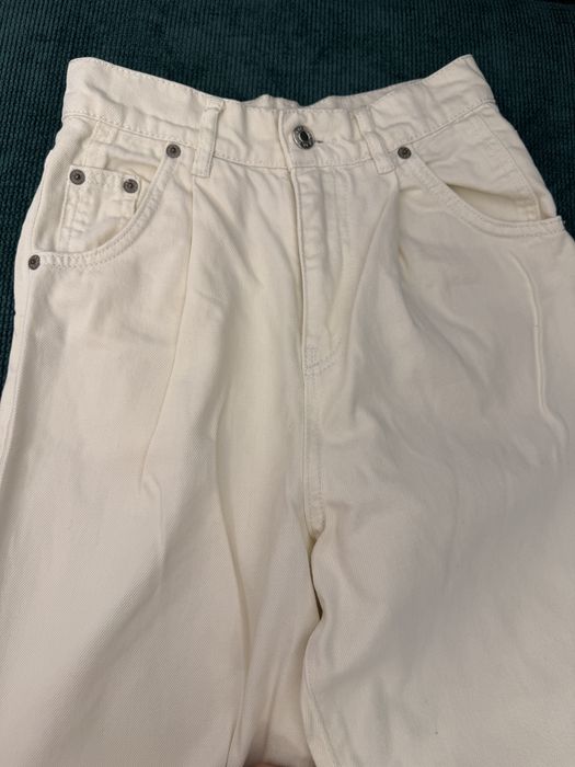 Blugi albi Pull&Bear