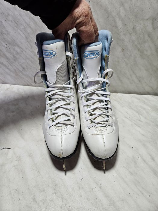 Patine 1052 gheata patinaj artistic DBX  marime   41 ( 26  cm)