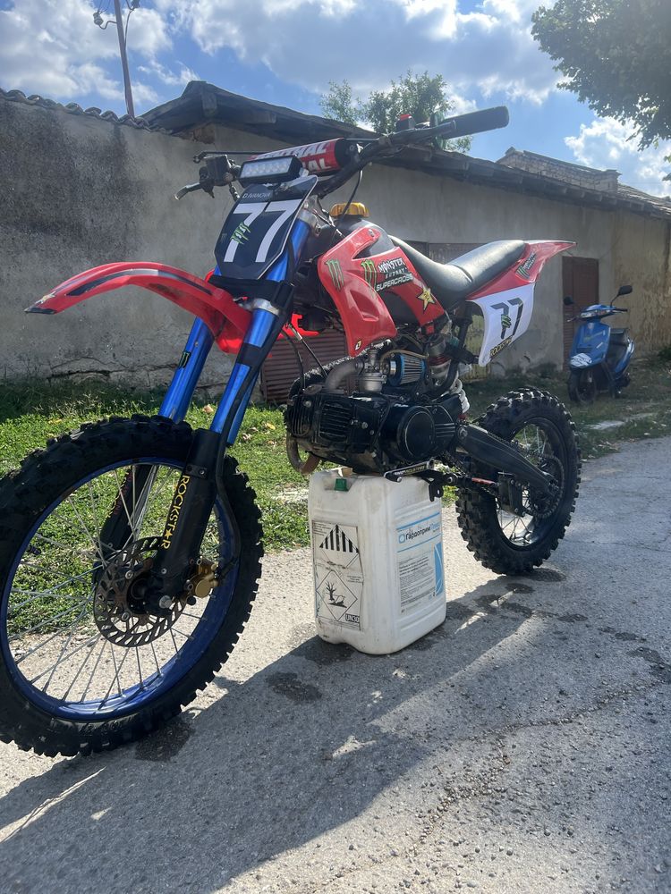 Продавам крос 125cc