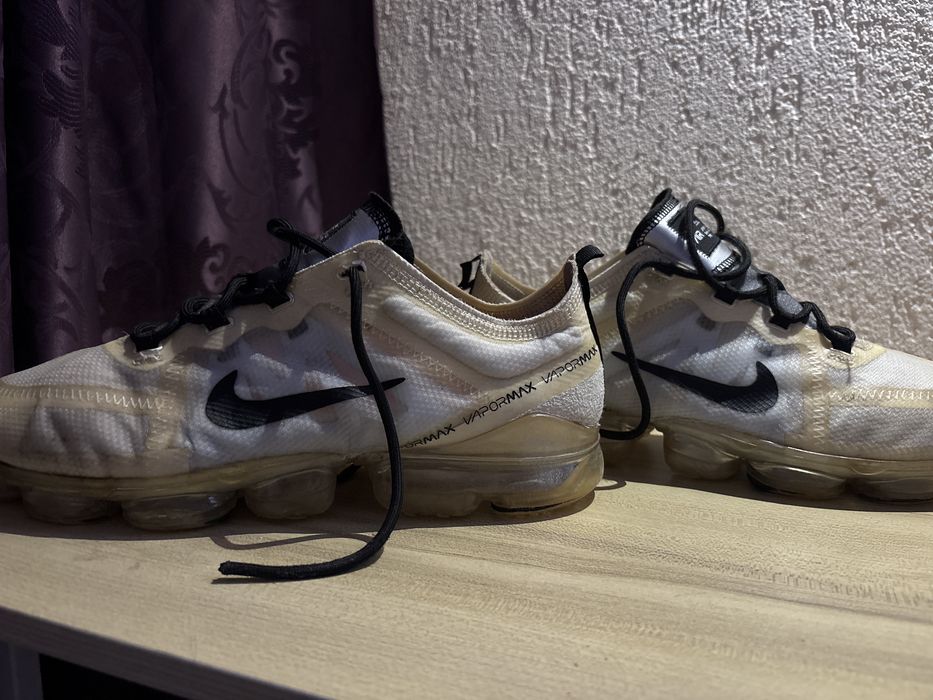 adidasi nike vapormax