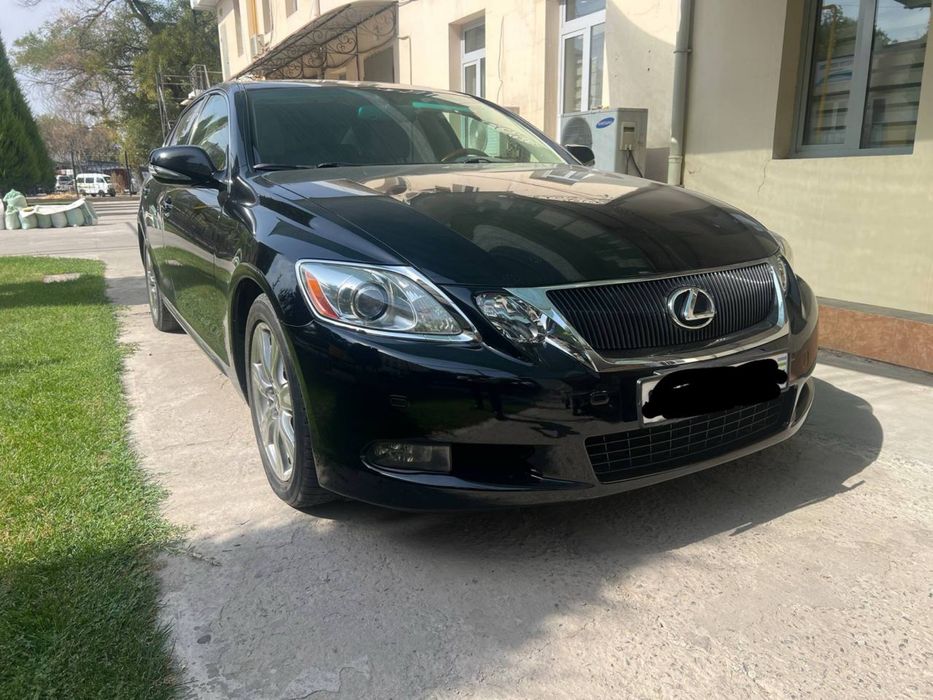 Lexus GS300 sotiladi