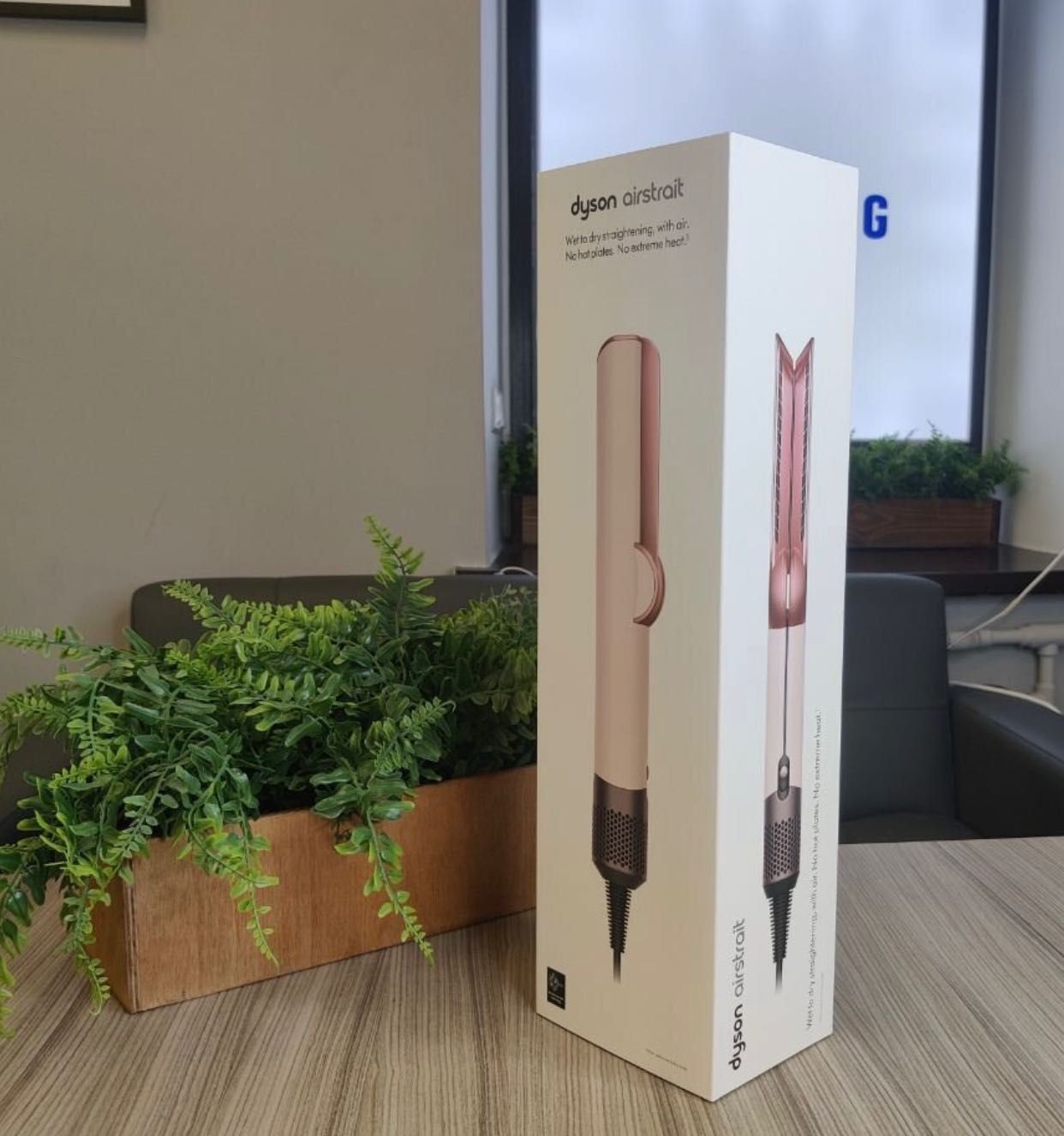 Дайсон Dyson Airstrait выпрямитель фен в цвете Sakura + подарок