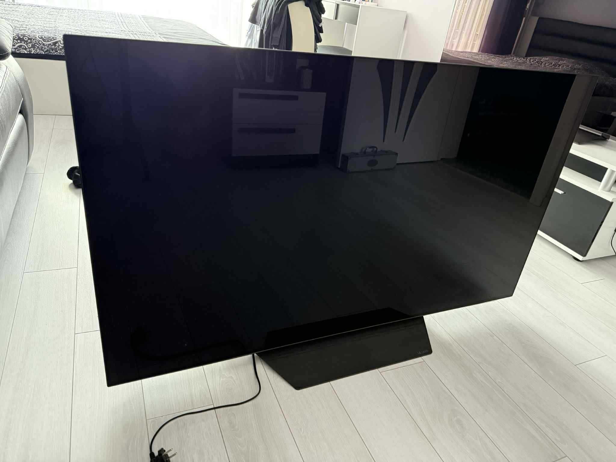 LG OLED телевизор 55"