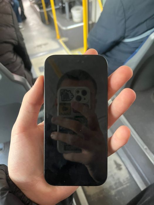 Айфон 15 на гарантии