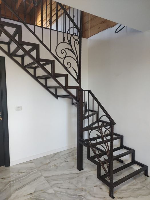 Porți,garduri,copertine ,scări din fier forjat