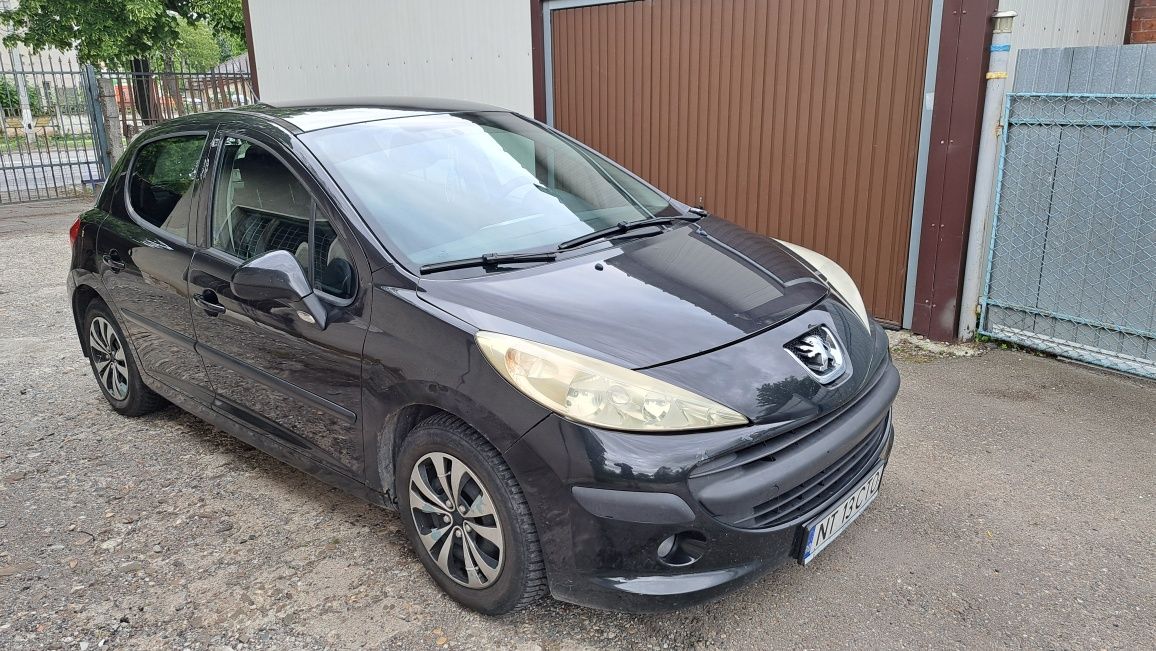 Vând Peugeot 207 1,4 HDI