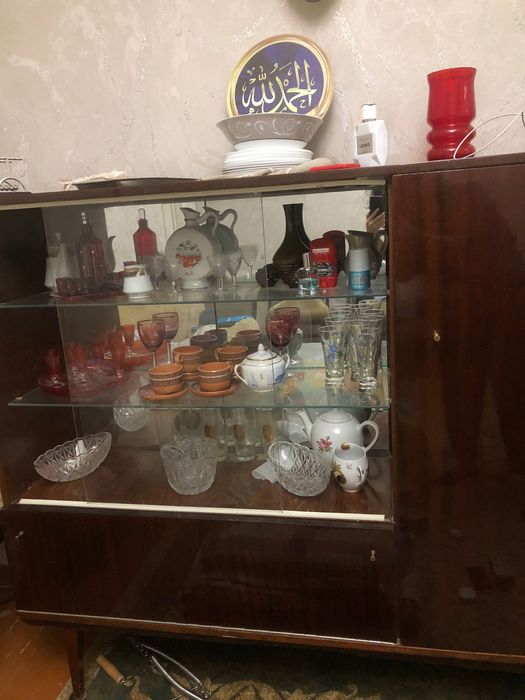 Отдам даром сервант