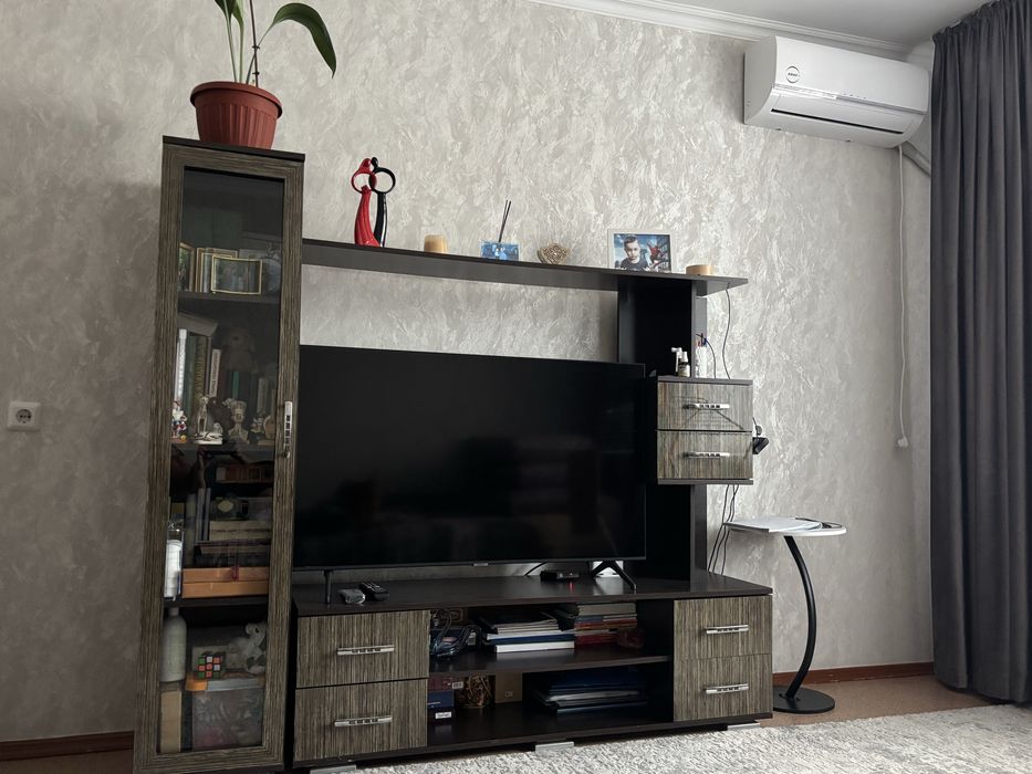 Продам шкаф под тв