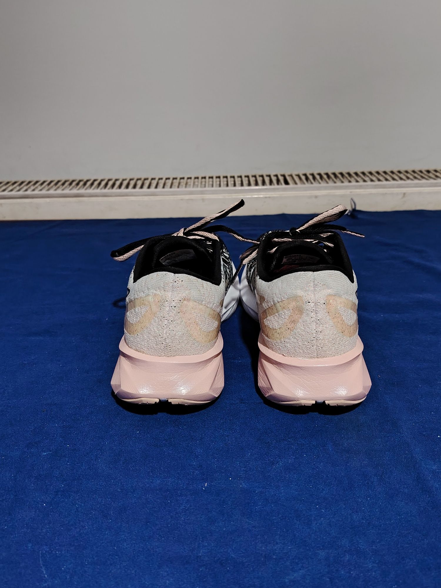 ASICS Dynablast, adidași alergare, mărimea 39, interior  24,, 5 cm.
