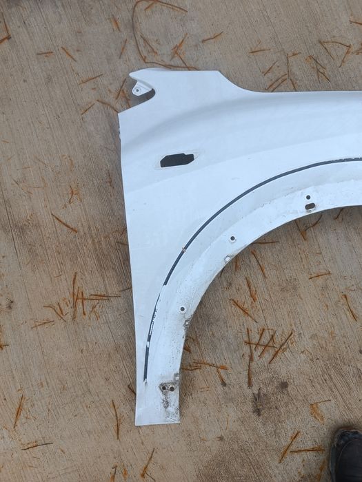 Aripa dreapta Dacia Logan 3 Sandero cu defect 2021