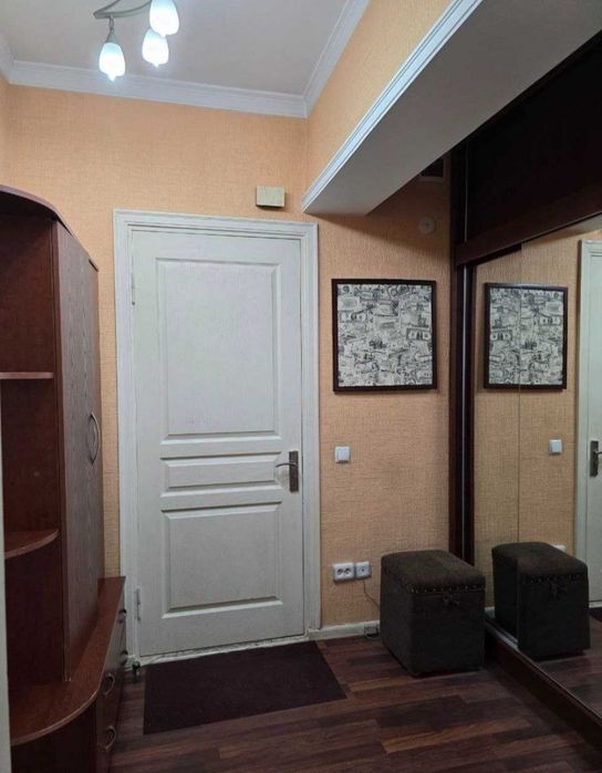 БИЙ 4/4/4,кирпич,77-серия, площадью 90м.кв