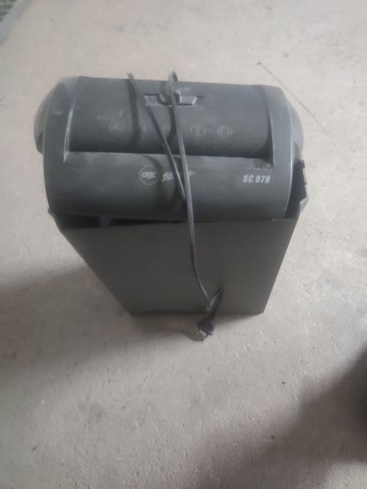 Продам уничтожитель бумаги