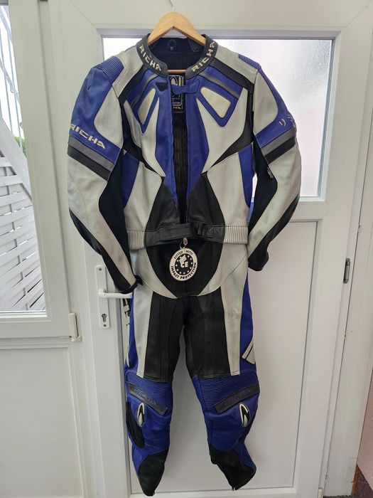 COSTUM NOU de Piele mărimea 52
