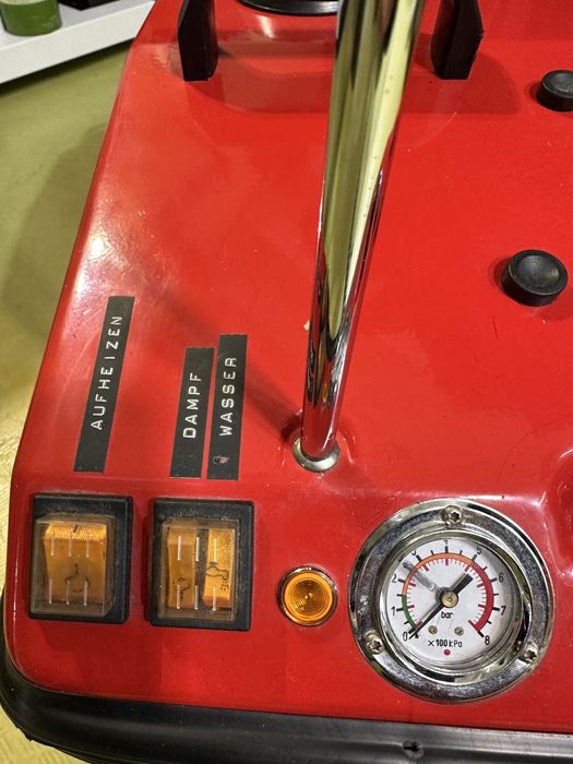 Мощна парна ютия Gazzella в гаранция