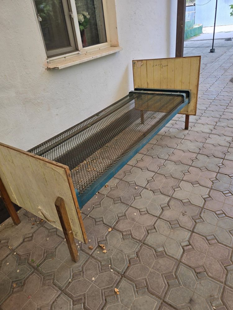 Продается кровать б/у