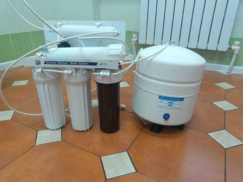 Бытовой фильтр воды б/у