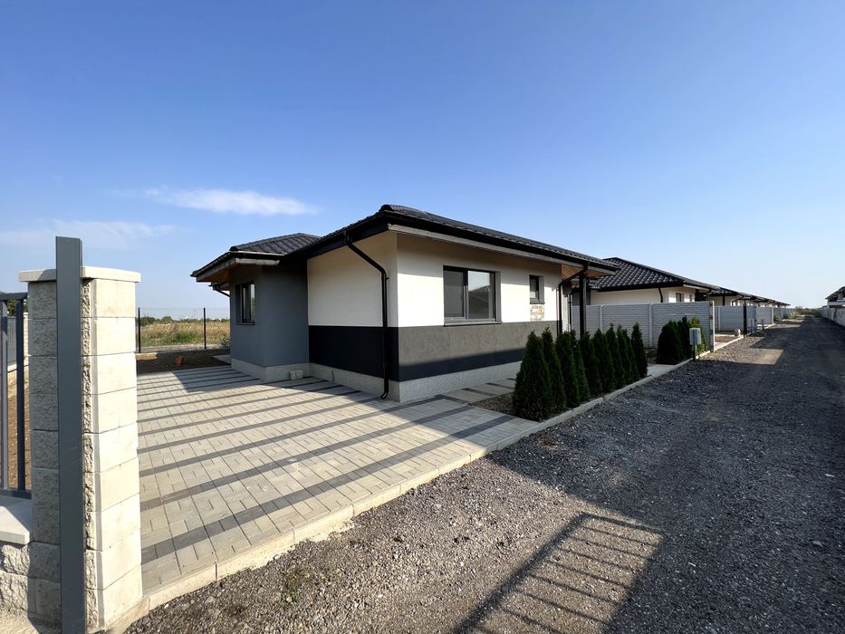 Casă parter 100 mp – 3 dormitoare, 2 băi – Ciorogârla - București