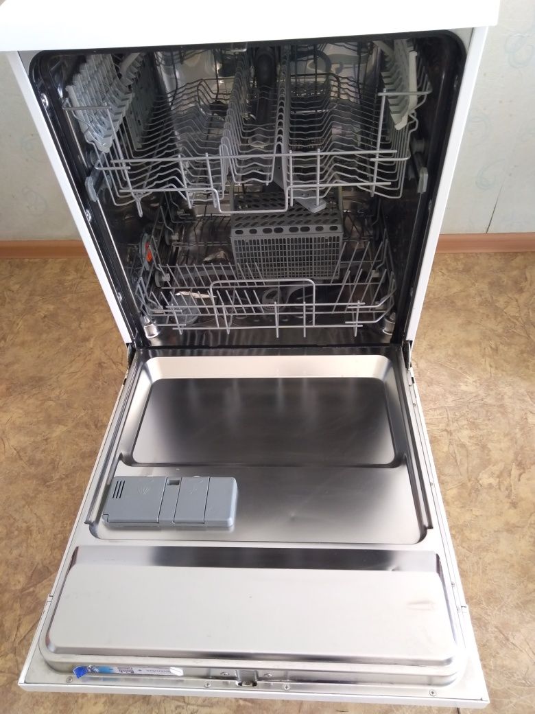 Посудомоечная машина Электролюксюкс в хорошем состоянии б/у 56888
