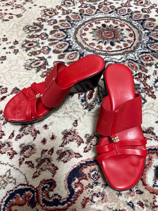 Босоножки женские