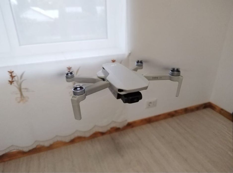 Drona DJI Mini 4K *IMPECABILA* Fly More Combo