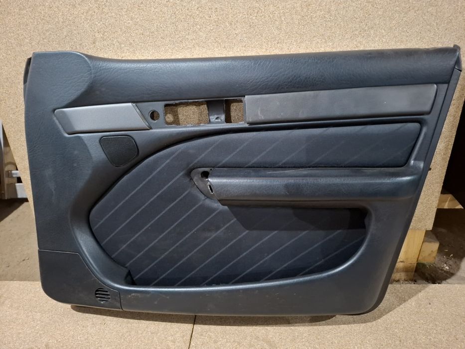 Обшивки дверей на Ауди А6 С4