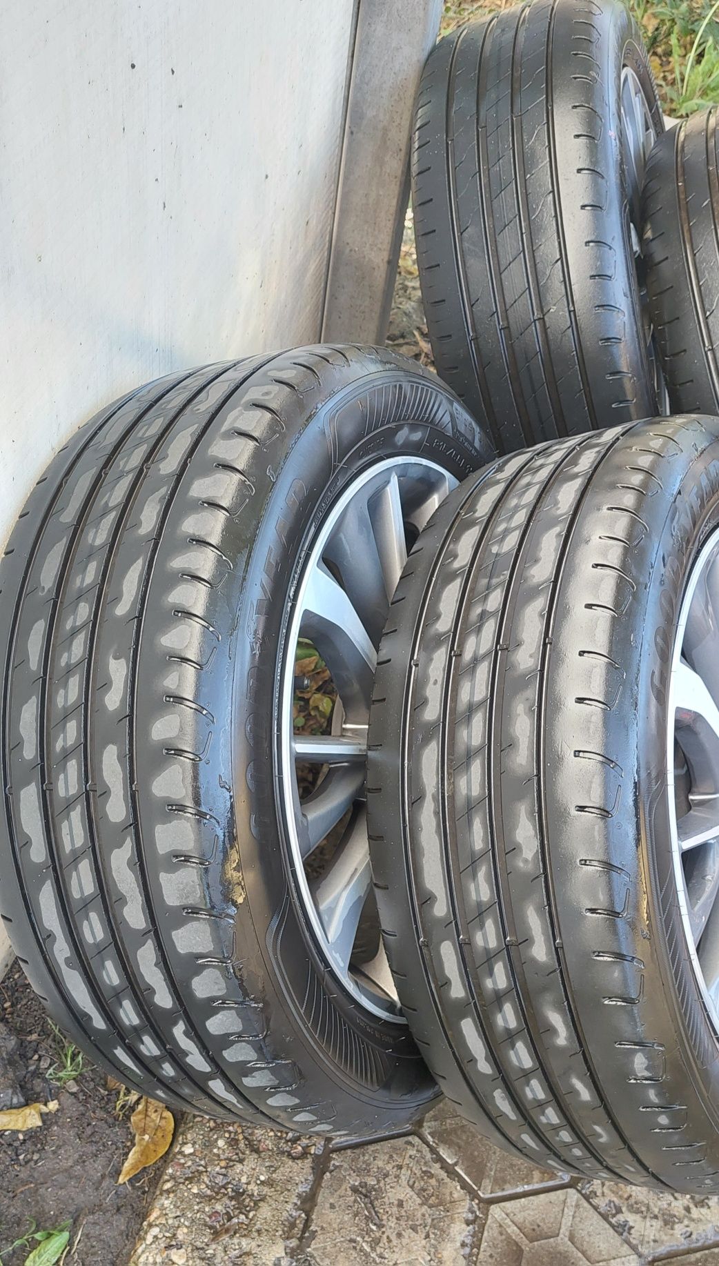 Гуми Good Year EfficientGrip 215/55/17 / Гуми GOOD YEAR Летни 4 бр.