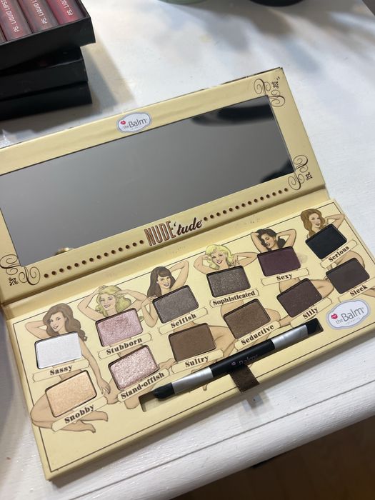 Paleta fard The balm