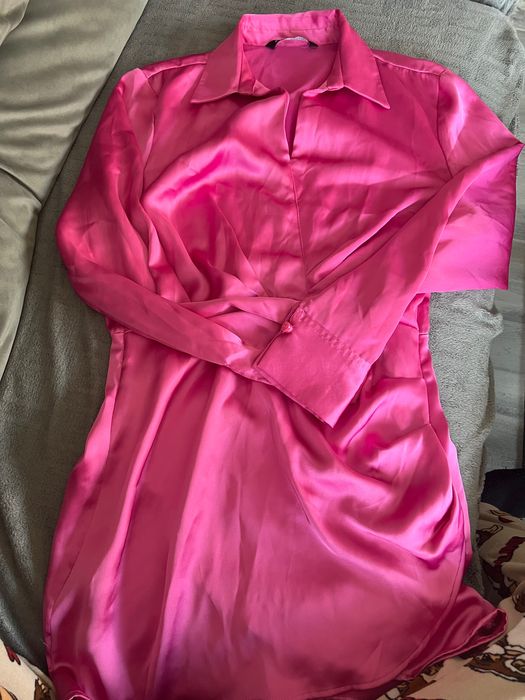 Розова рокля сатен