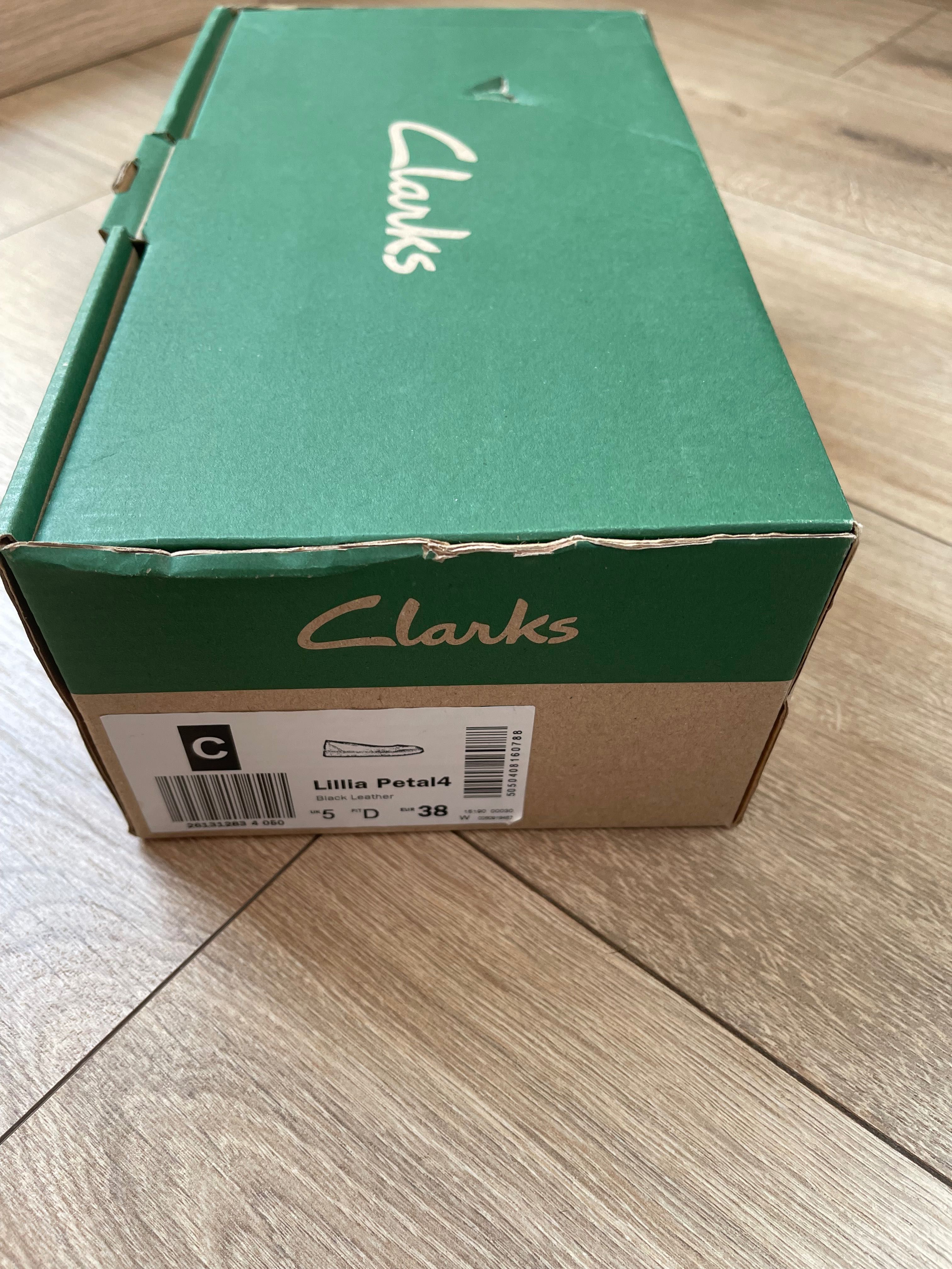 Обувки Clarks 38