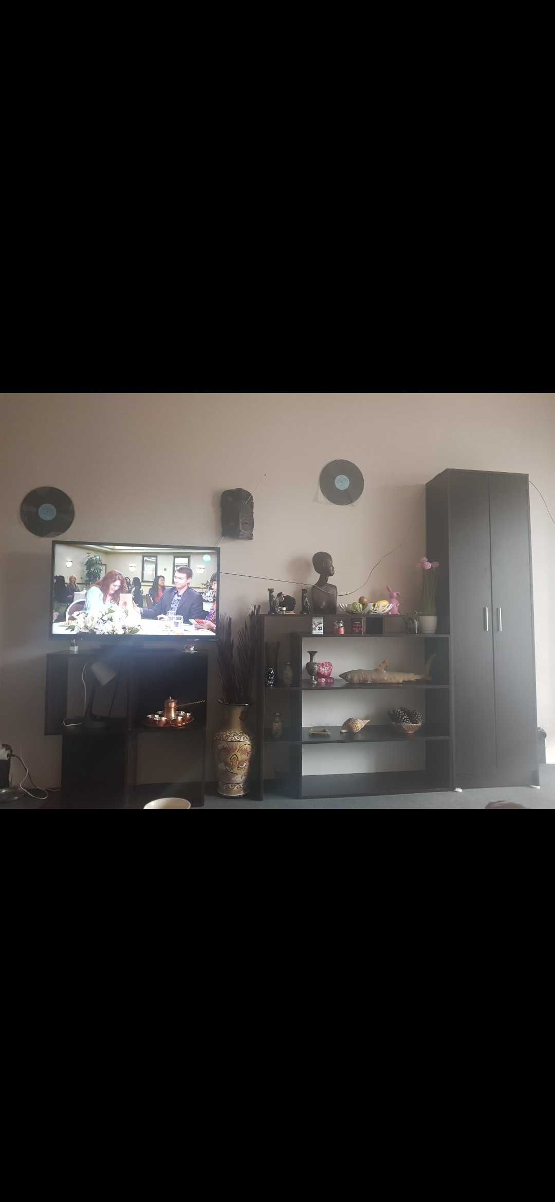 Модул етажерки и гардероб