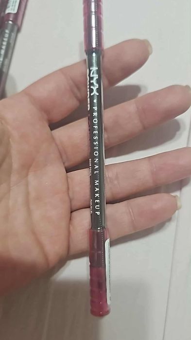 Creion sprancene nyx folosit