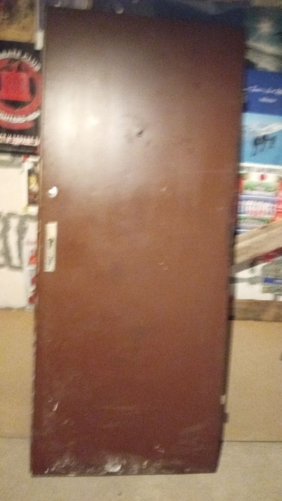 Метална входна врата